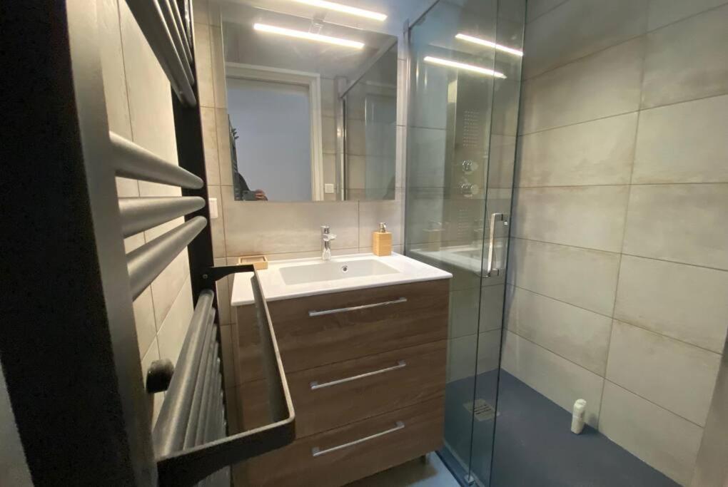 Le Carmen - Terrace - Garage Apartment Ним Екстериор снимка