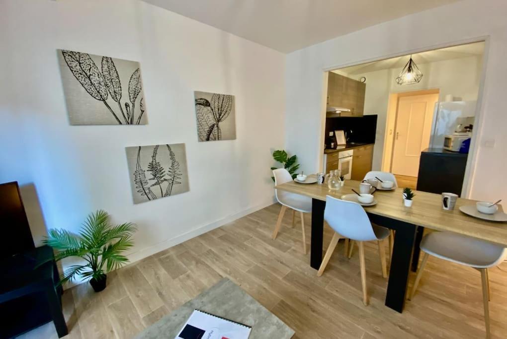 Le Carmen - Terrace - Garage Apartment Ним Екстериор снимка